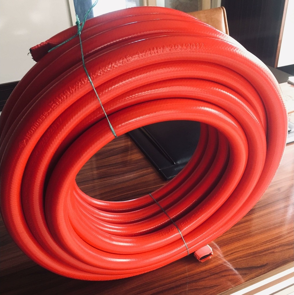 Gardena Tsen-694 Sulu Si̇stemler 1   Inç Yangın Dolabı Hortumu 40 M Kırmızı