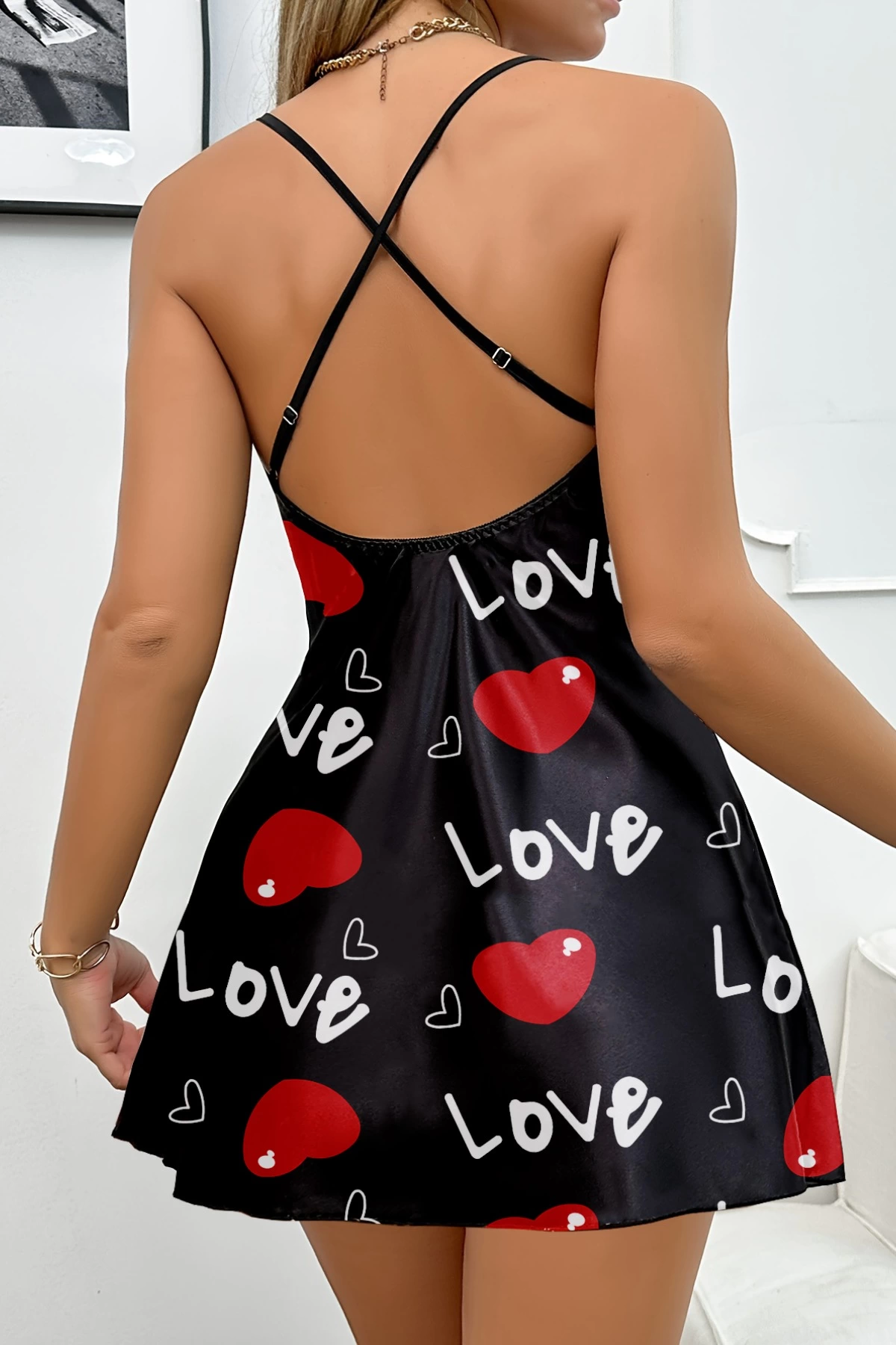 Leyna Aşk Temalı Kalp Desenli̇ Si̇yah Saten Geceli̇k