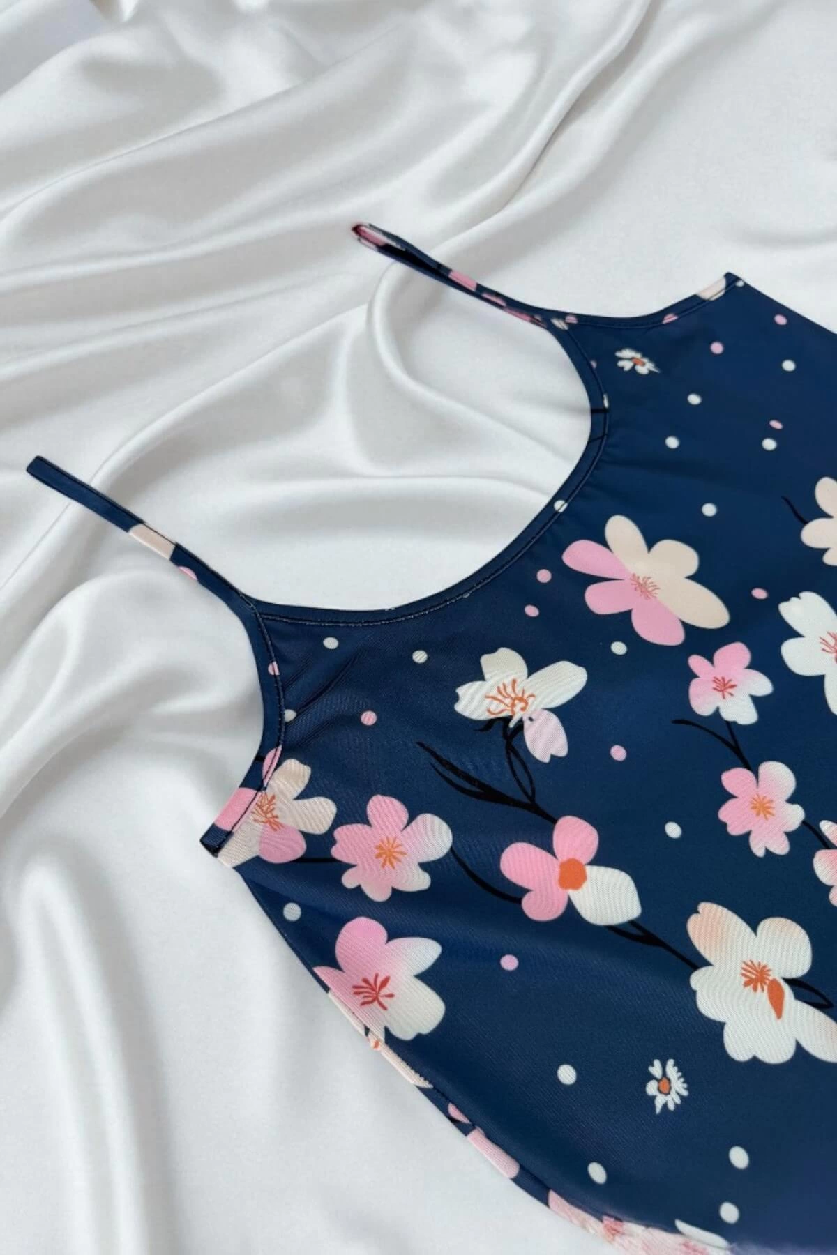 Leyna Çi̇çek Desenli̇ Mavi̇ Askılı Geceli̇k