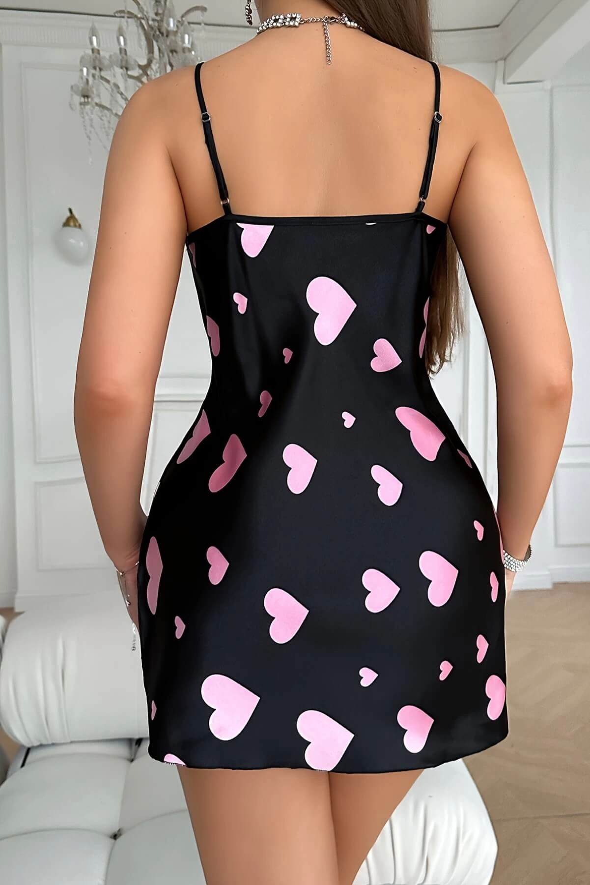 Leyna Pembe Kalp Desenli̇ Si̇yah Saten Geceli̇k