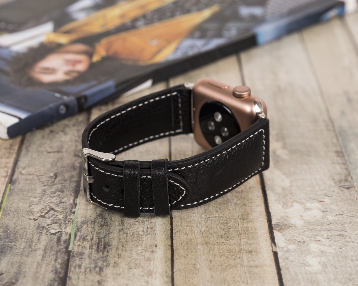 Apple Watch Uyumlu Deri̇ Kordon 42-44-45Mm Nm4-As1 Si̇yah