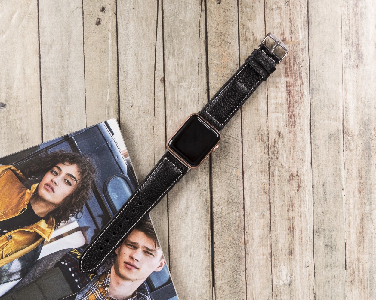 Apple Watch Uyumlu Deri̇ Kordon 42-44-45Mm Nm4-As1 Si̇yah