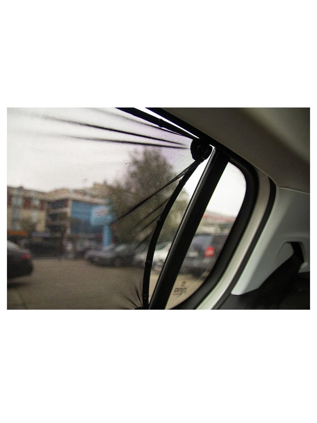 Babyjem Ayarlanabi̇li̇r Oto Yan Cam Güneşli̇ği̇ 879