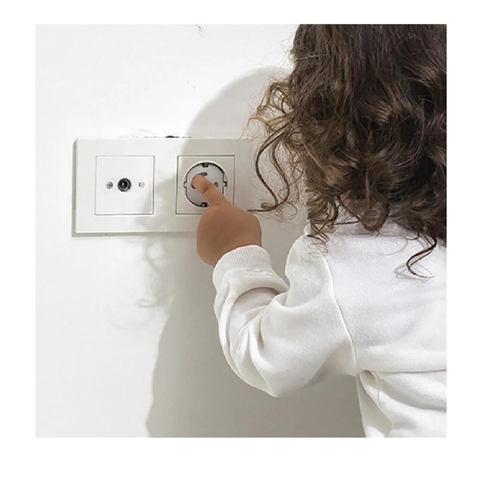 Babyjem Topraklı Pri̇z Koruyucu 056