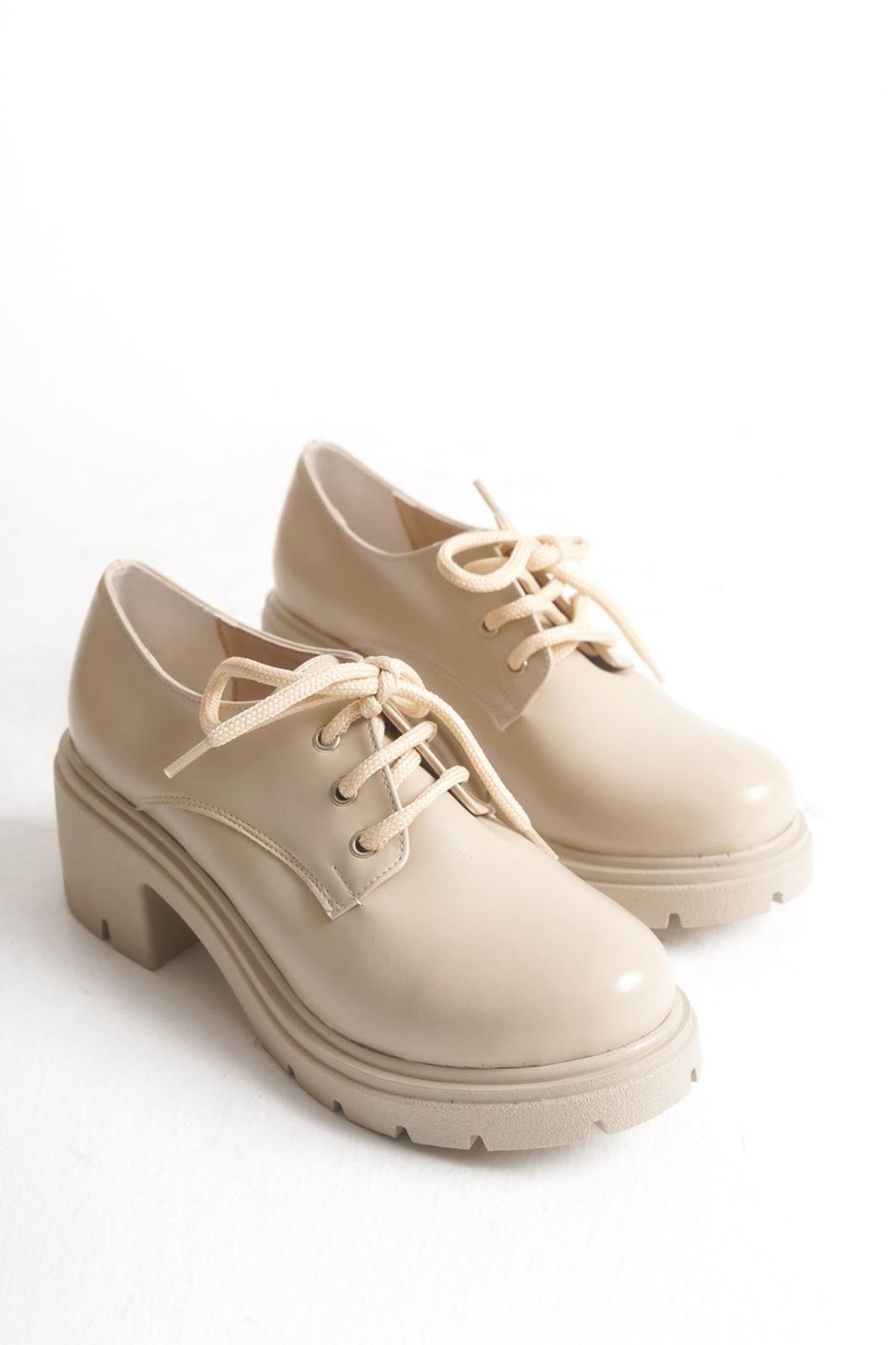 K-707 Bej Kırışık Rugan Yüksek Tabanlı Bağcıklı  Loafer Ayakkabı
