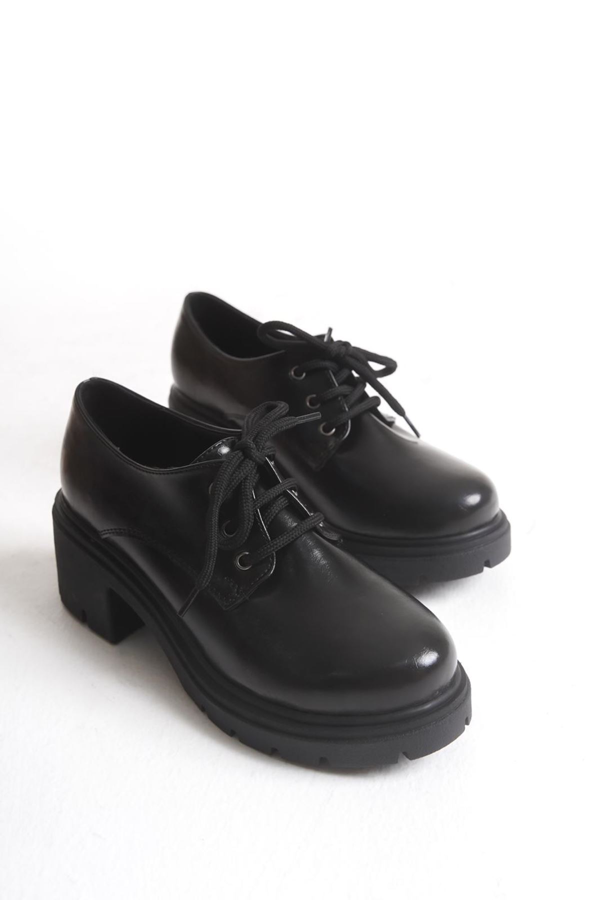 K-707 Si̇yah Kırışık Rugan Yüksek Tabanlı Bağcıklı  Loafer Ayakkabı