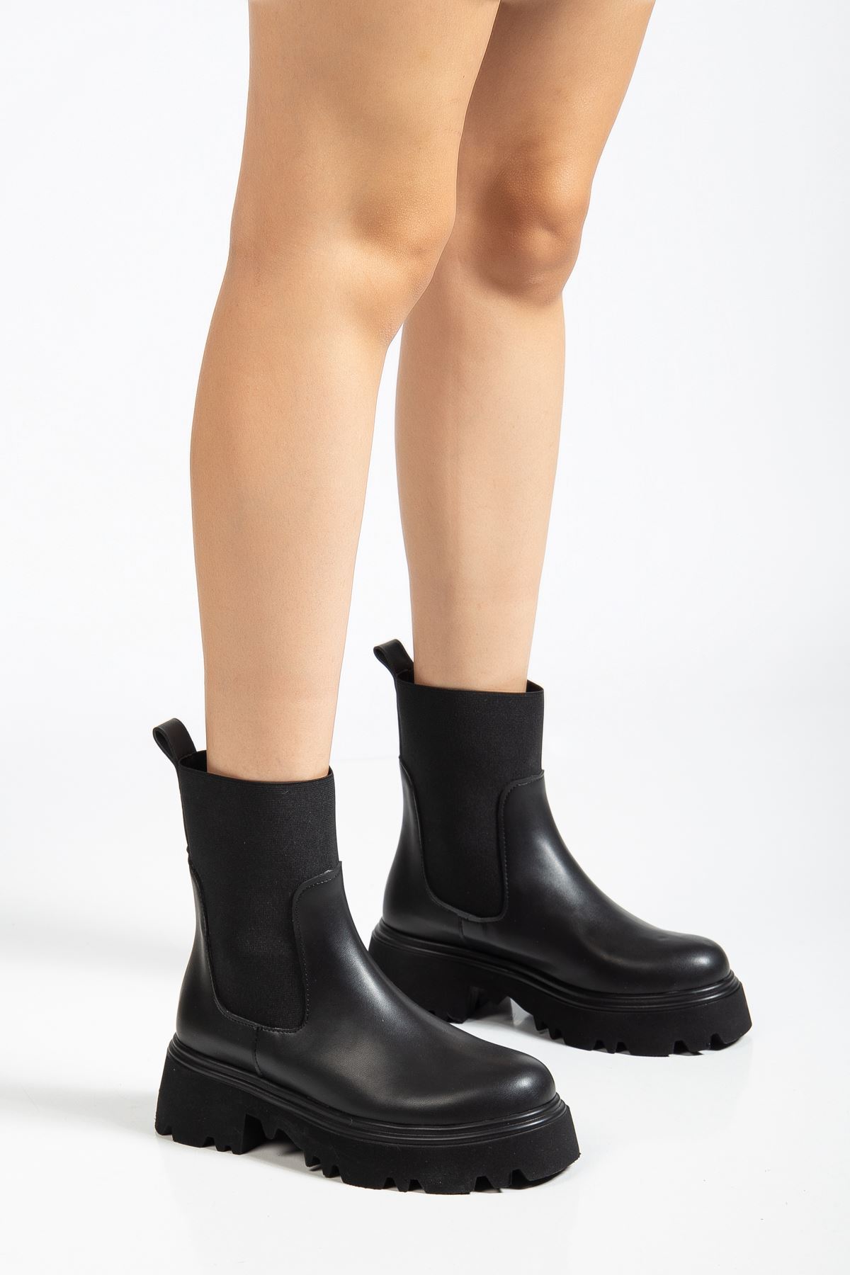 K-815 Si̇yah Lasti̇kli̇ Yüksek Tabanlı Günlük Kadın Bot