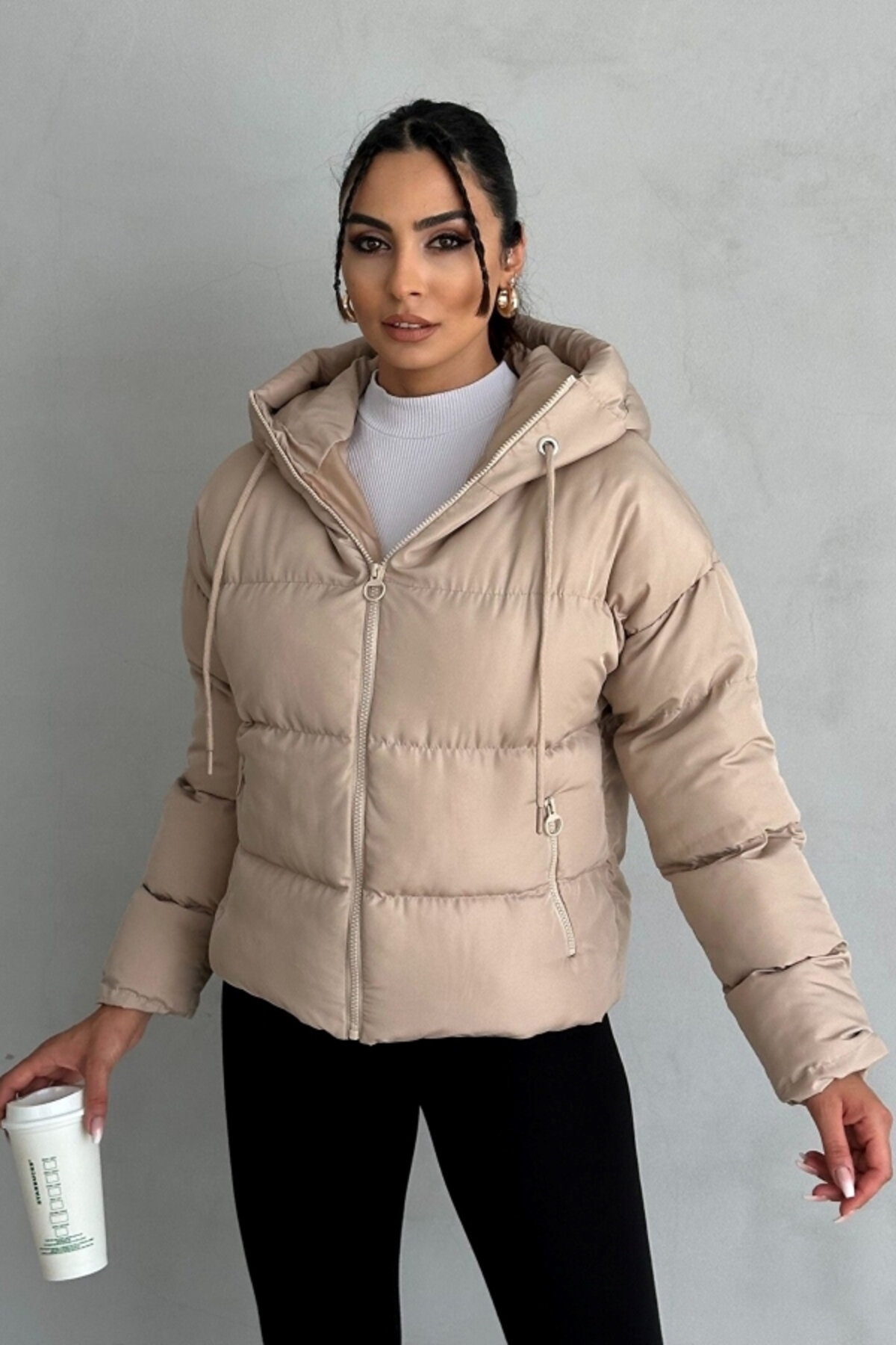 Kadın Kapşonlu Şi̇şme Mont