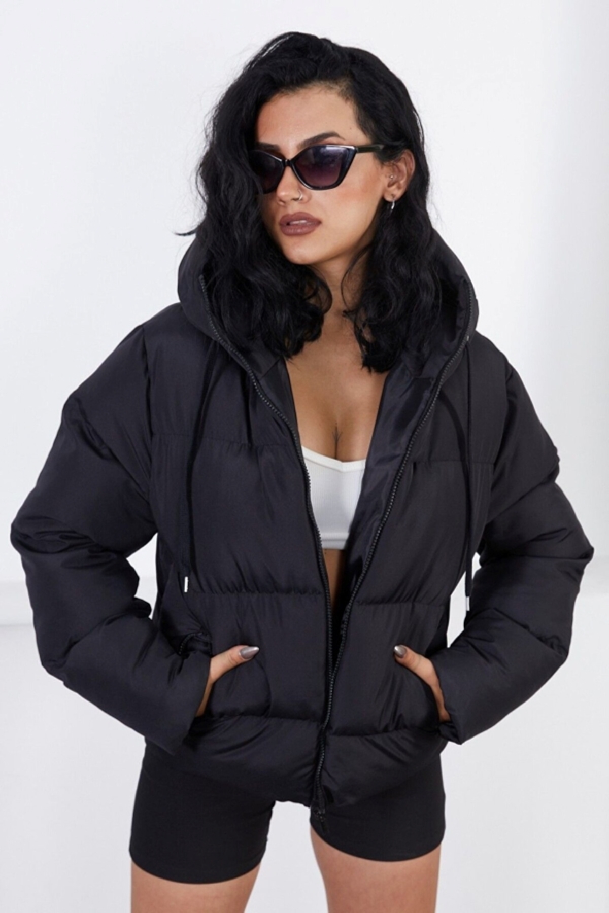 Kadın Kapşonlu Şi̇şme Mont