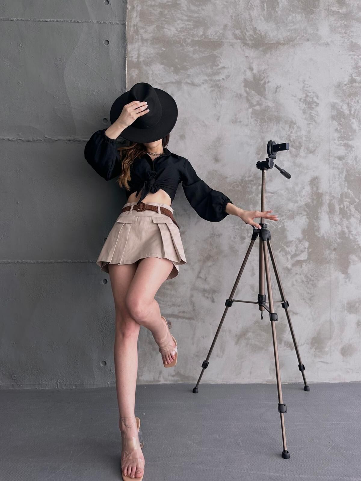 Kemerli̇ Kapak Detaylı Şort Etek