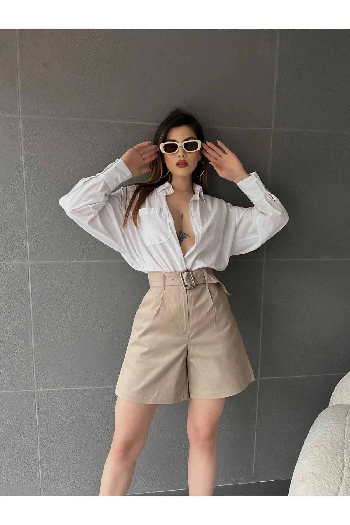 Kemerli̇ Mom Şort - Krem