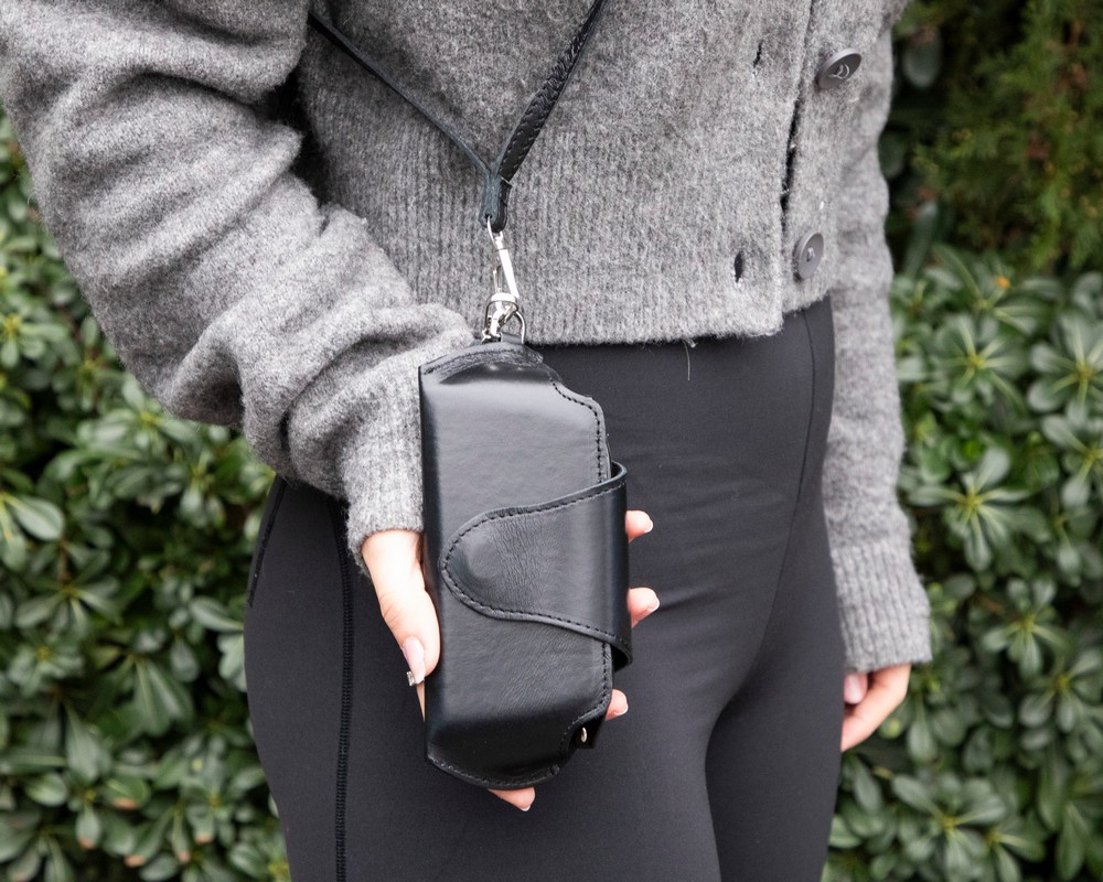 Ri̇vi̇era Deri̇ Askılı Gözlük Kılıfı Parlak Si̇yah