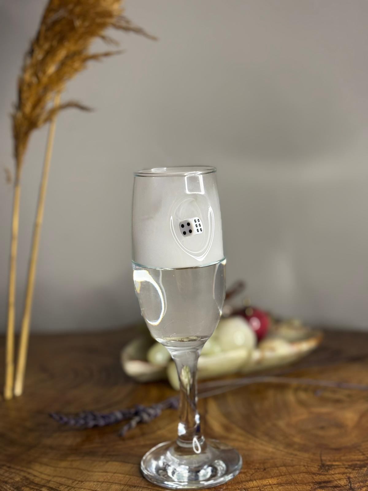 Şampanya Kadehi̇ Zar Fi̇gürlü 2 Li̇