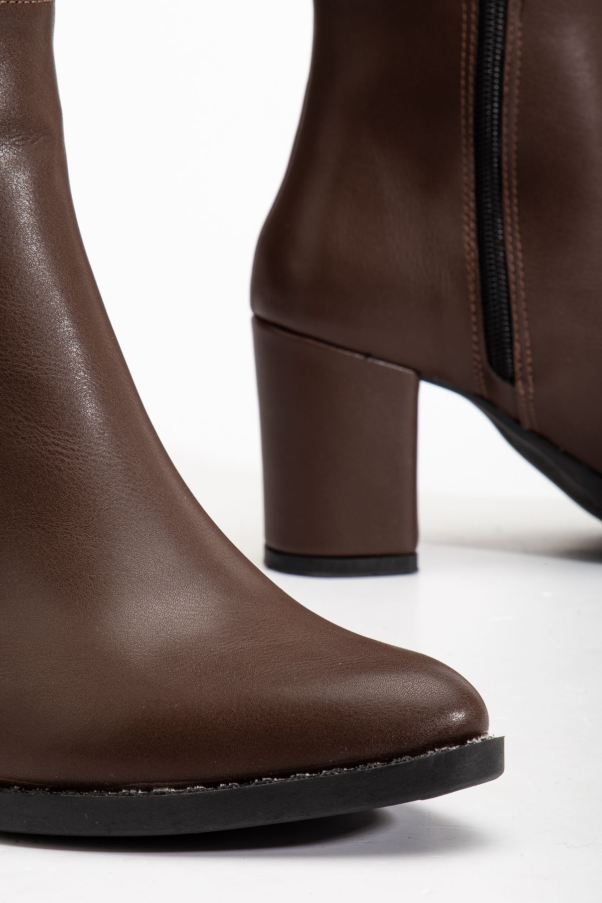 Ysn-4422 Kahve Topuklu Kadın Çi̇zme